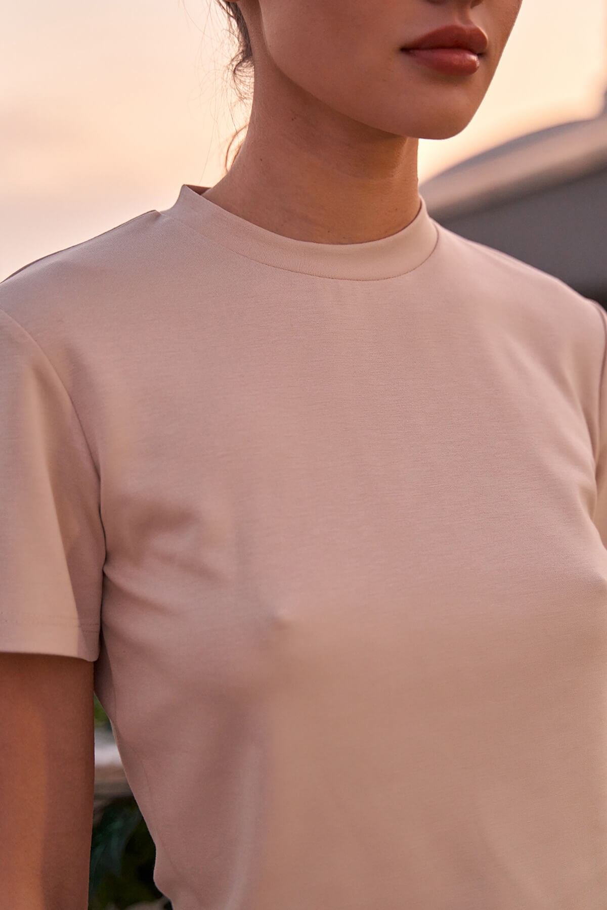050643 SHORT SLEEVE CROP T-SHIRT