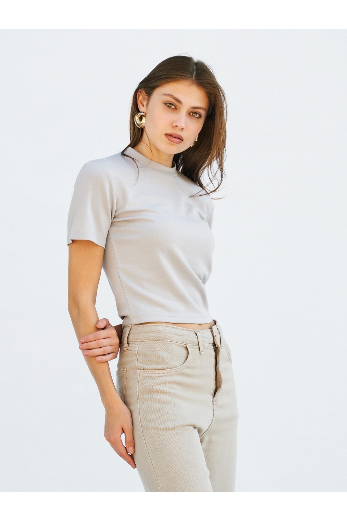 050643 SHORT SLEEVE CROP T-SHIRT