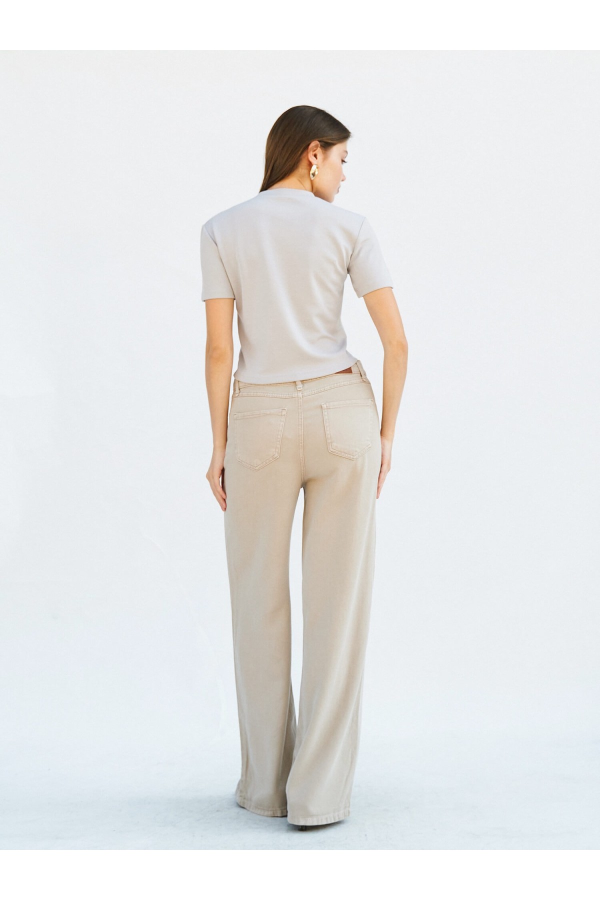050643 SHORT SLEEVE CROP T-SHIRT