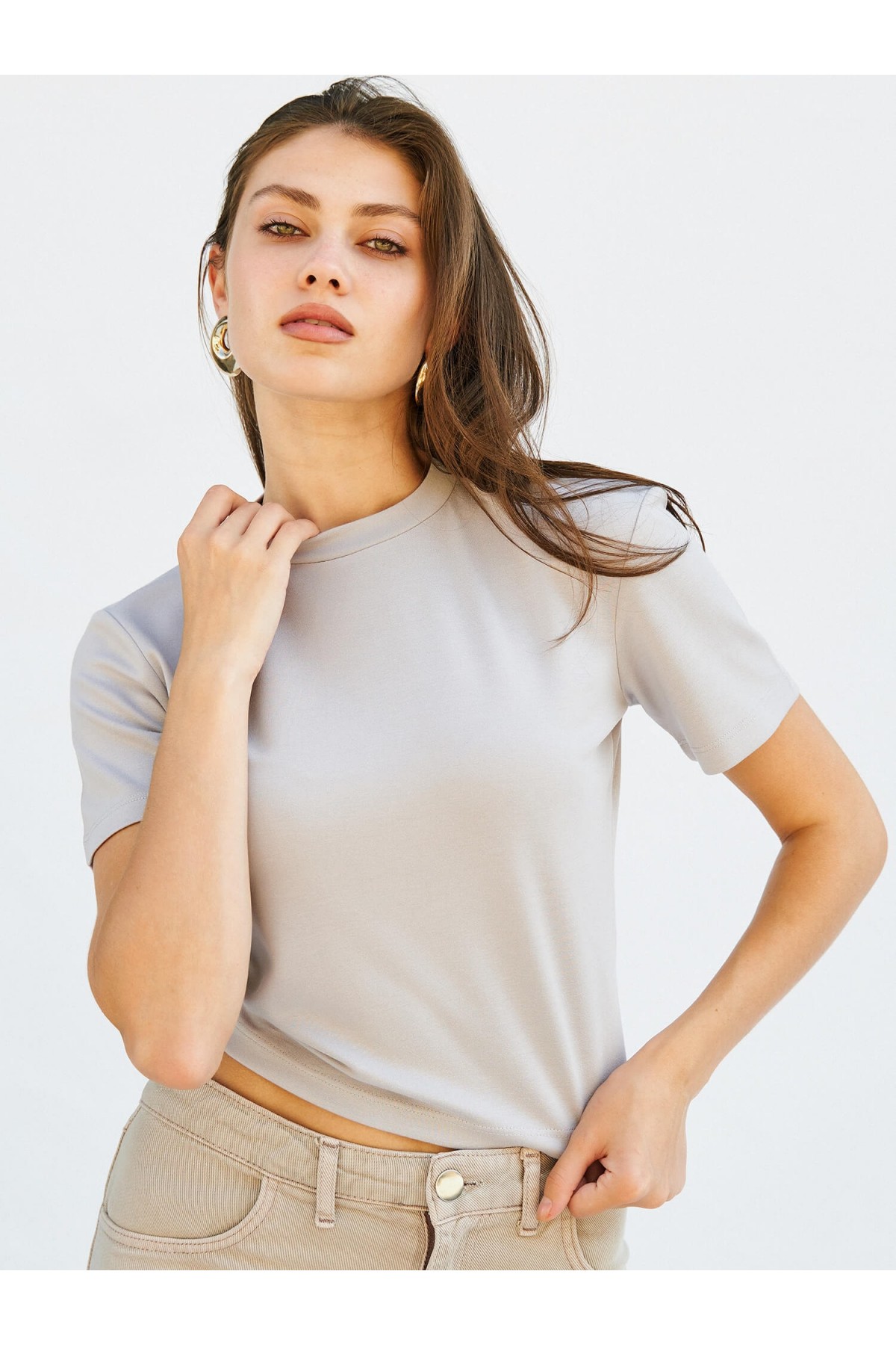 050643 SHORT SLEEVE CROP T-SHIRT