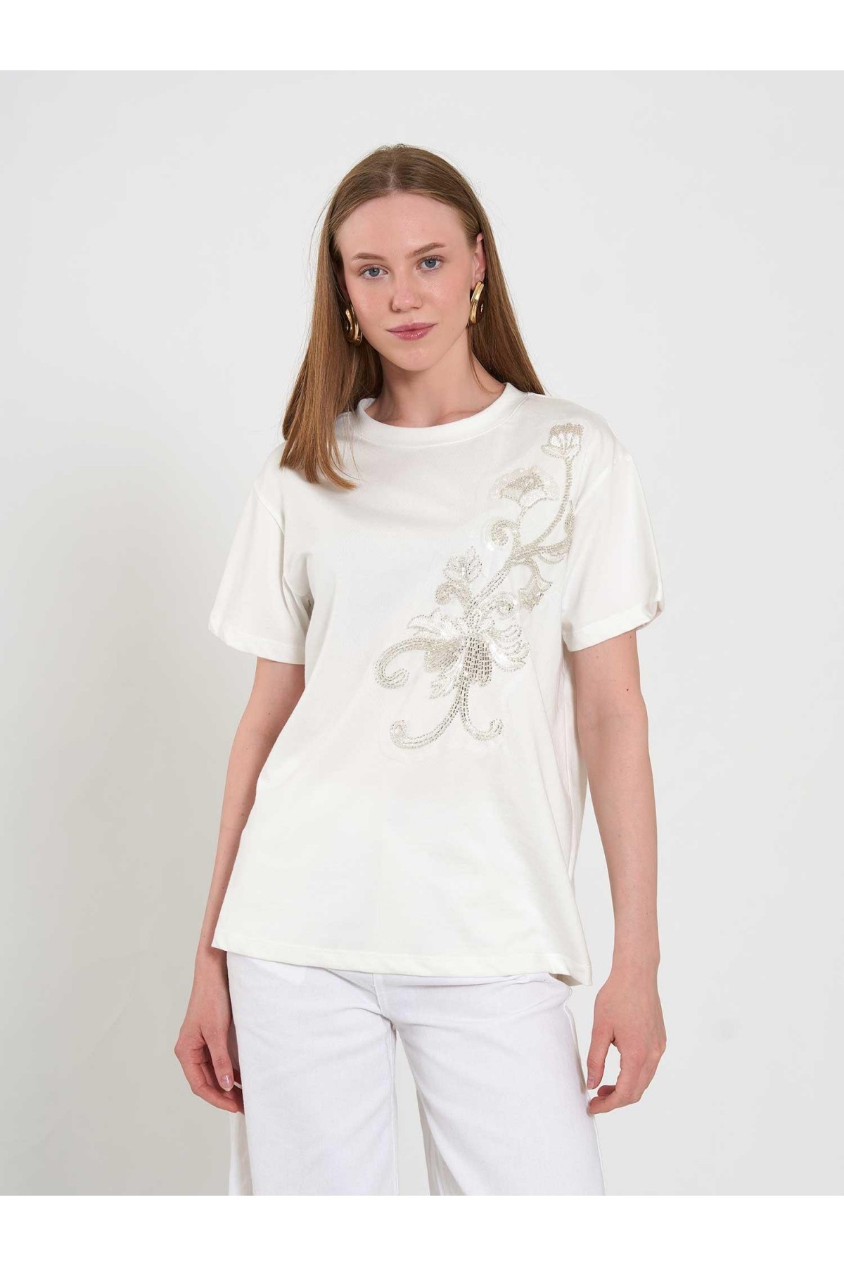 050741 T132 Bisiklet Yaka Boncuk Baskılı T-shirt