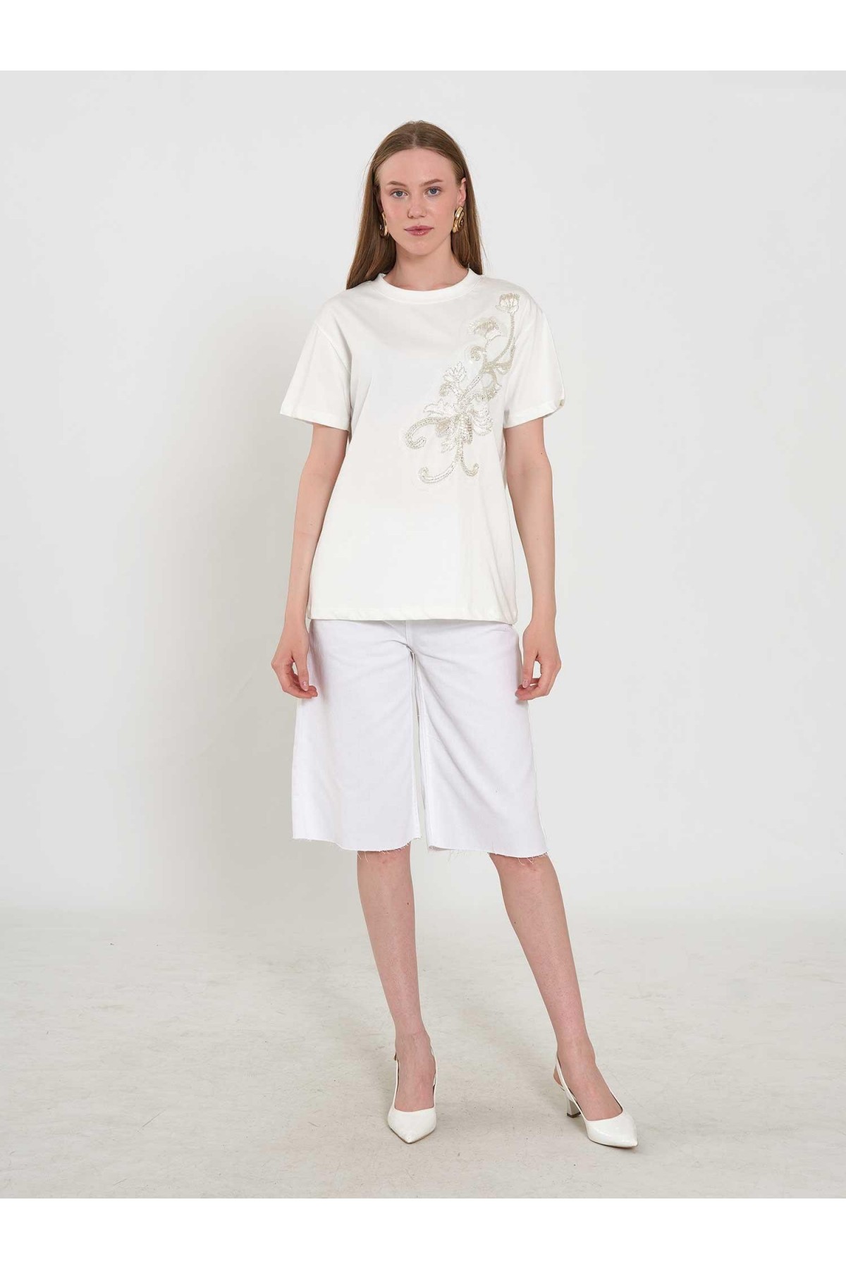 050741 T132 Bisiklet Yaka Boncuk Baskılı T-shirt