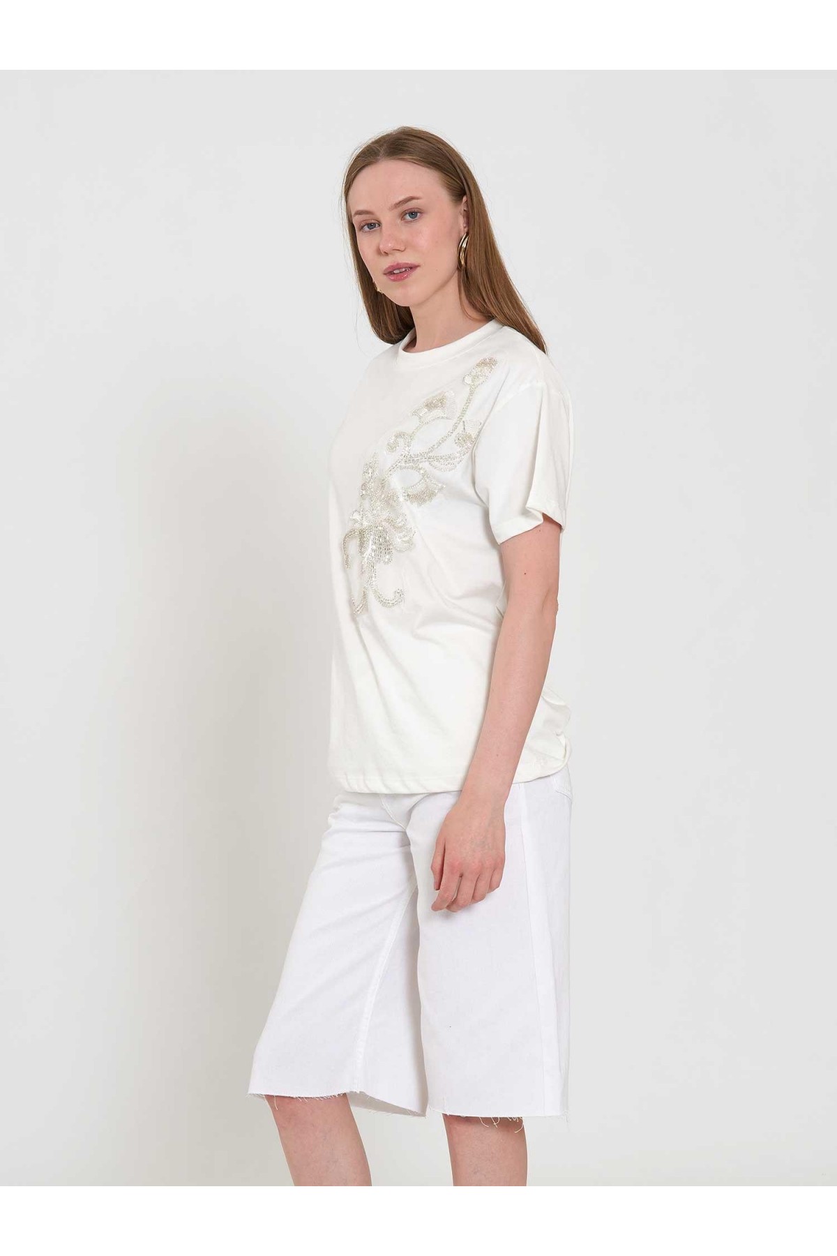 050741 T132 Bisiklet Yaka Boncuk Baskılı T-shirt
