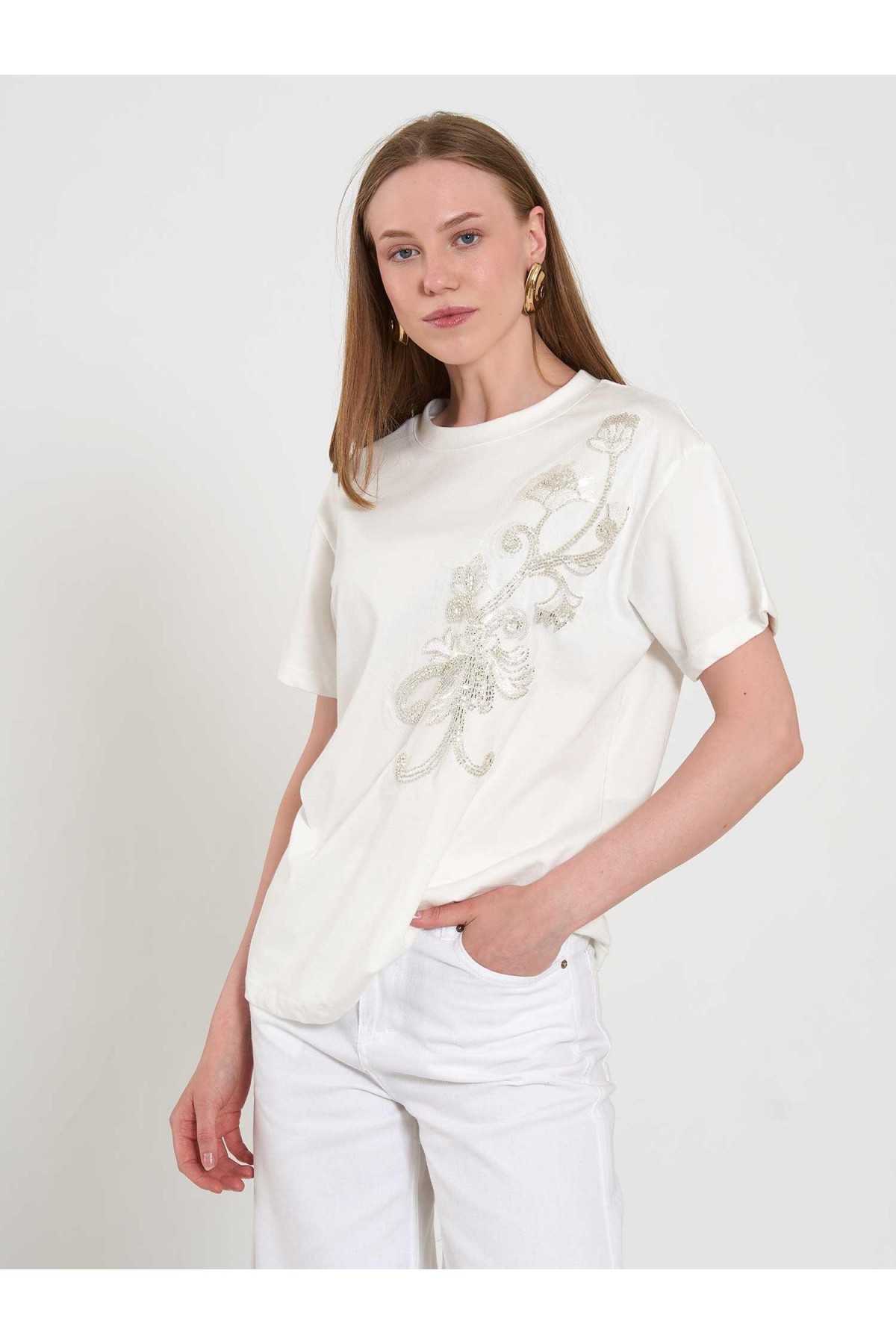 050741 T132 Bisiklet Yaka Boncuk Baskılı T-shirt