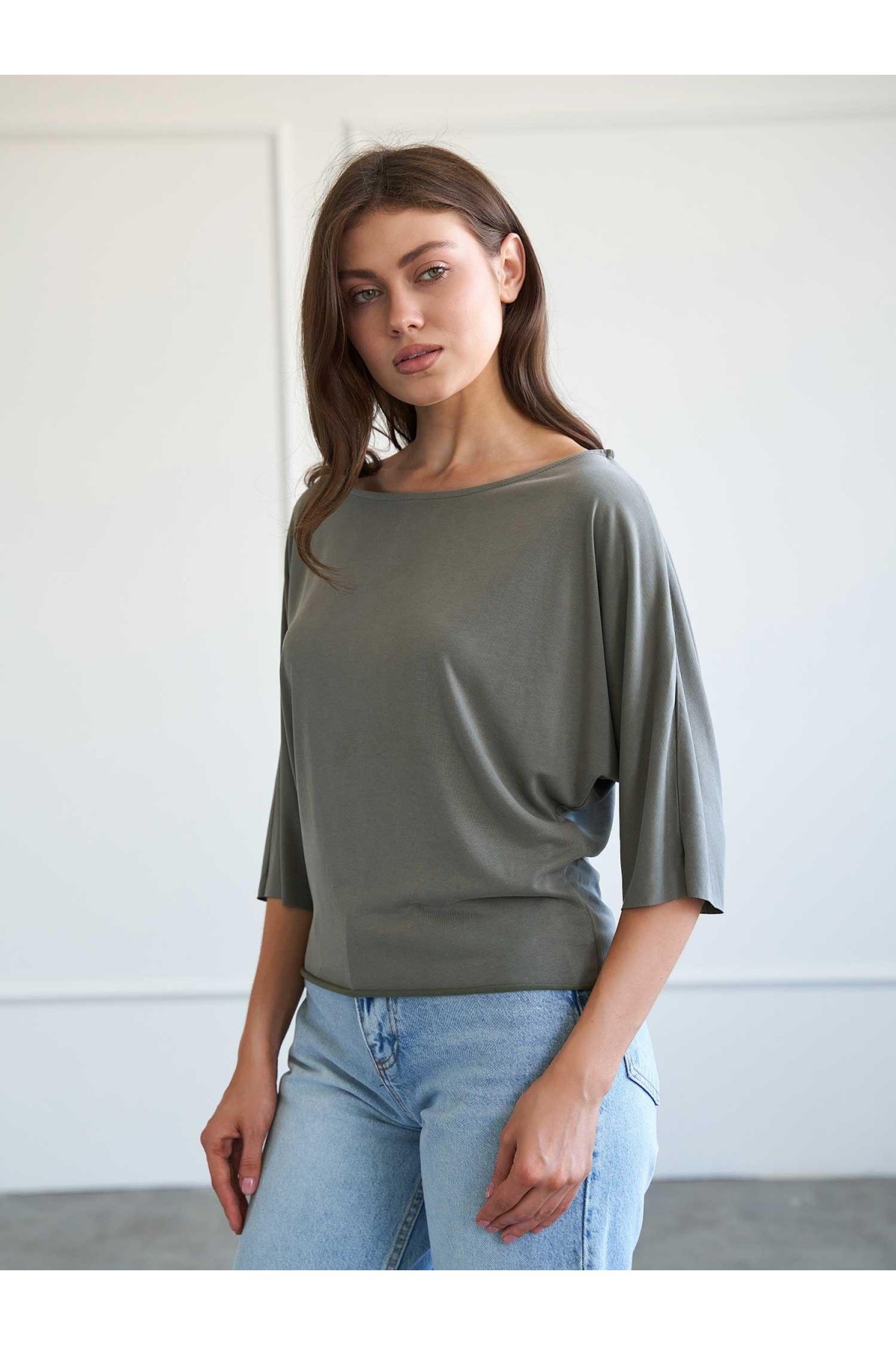 050747 Yarasa Kollu Kayık Yaka T-shirt