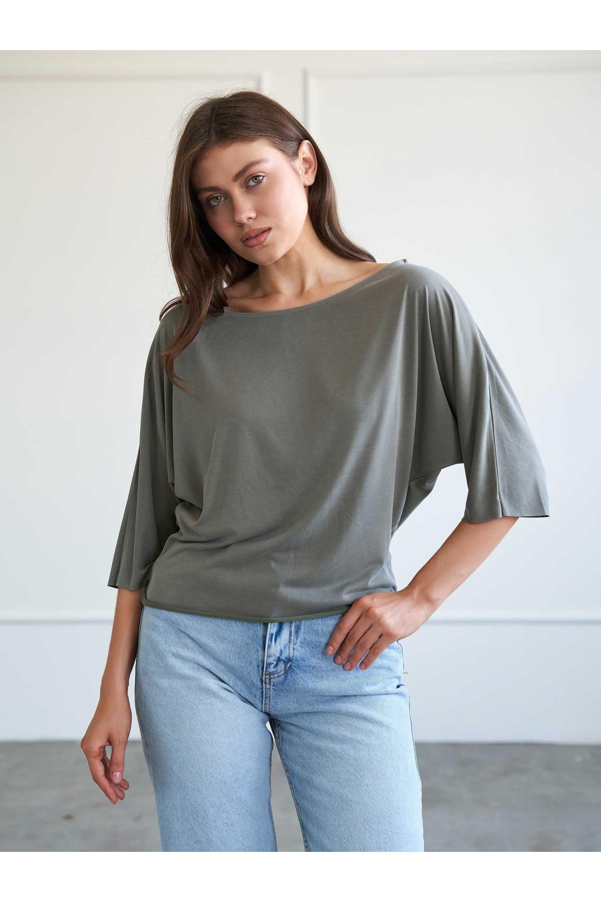050747 Yarasa Kollu Kayık Yaka T-shirt