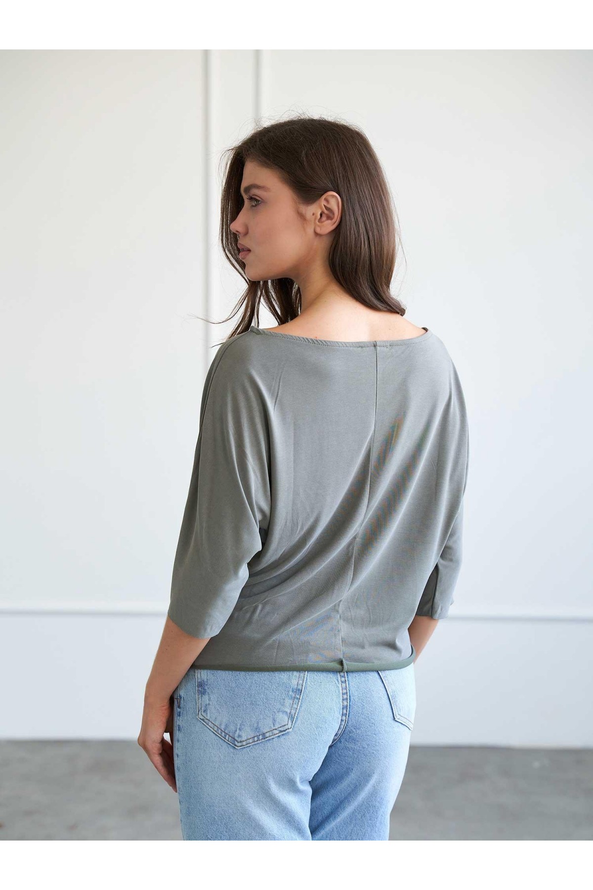 050747 Yarasa Kollu Kayık Yaka T-shirt