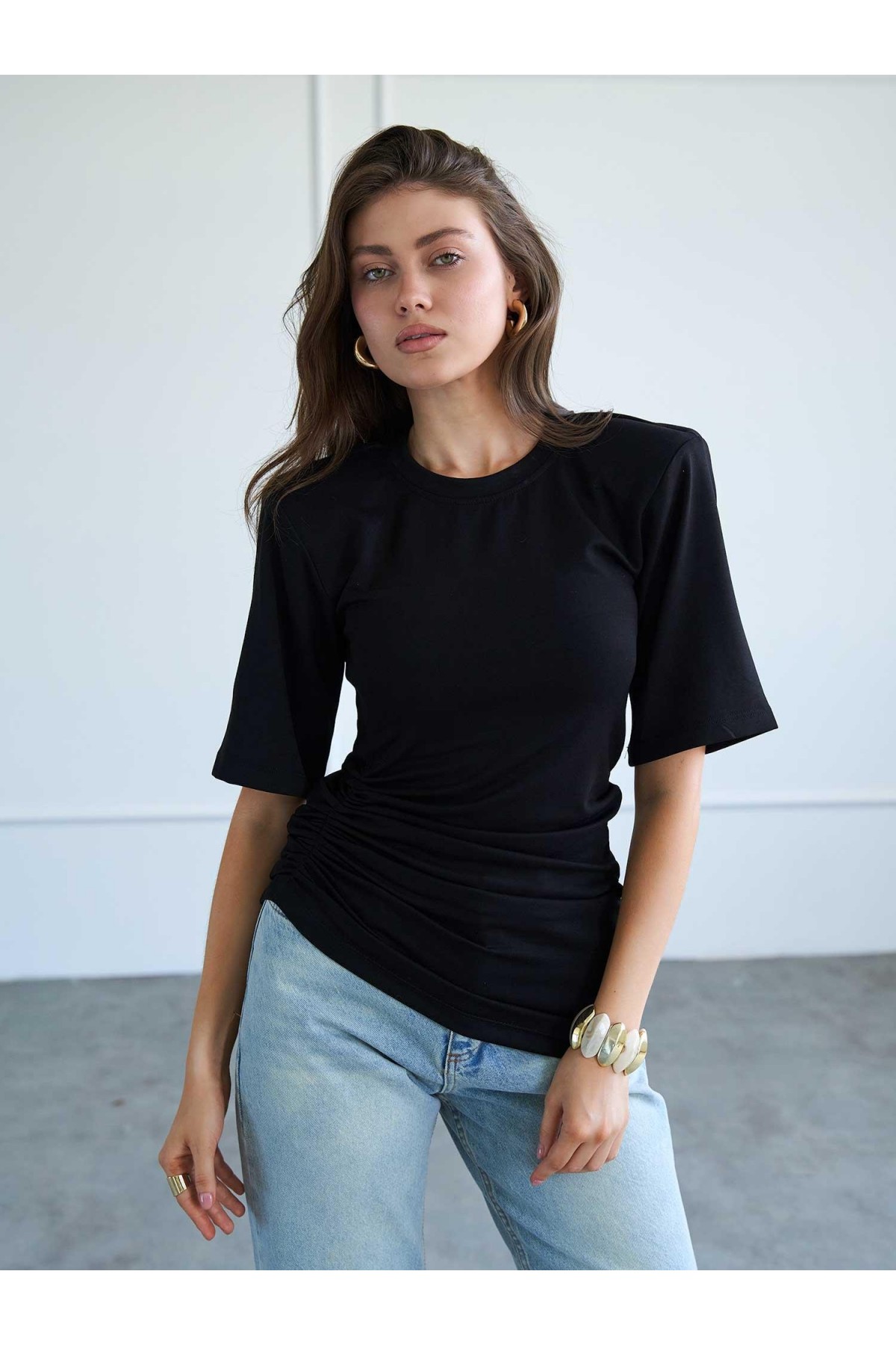 050748 Vatkalı Büzgülü T-shirt