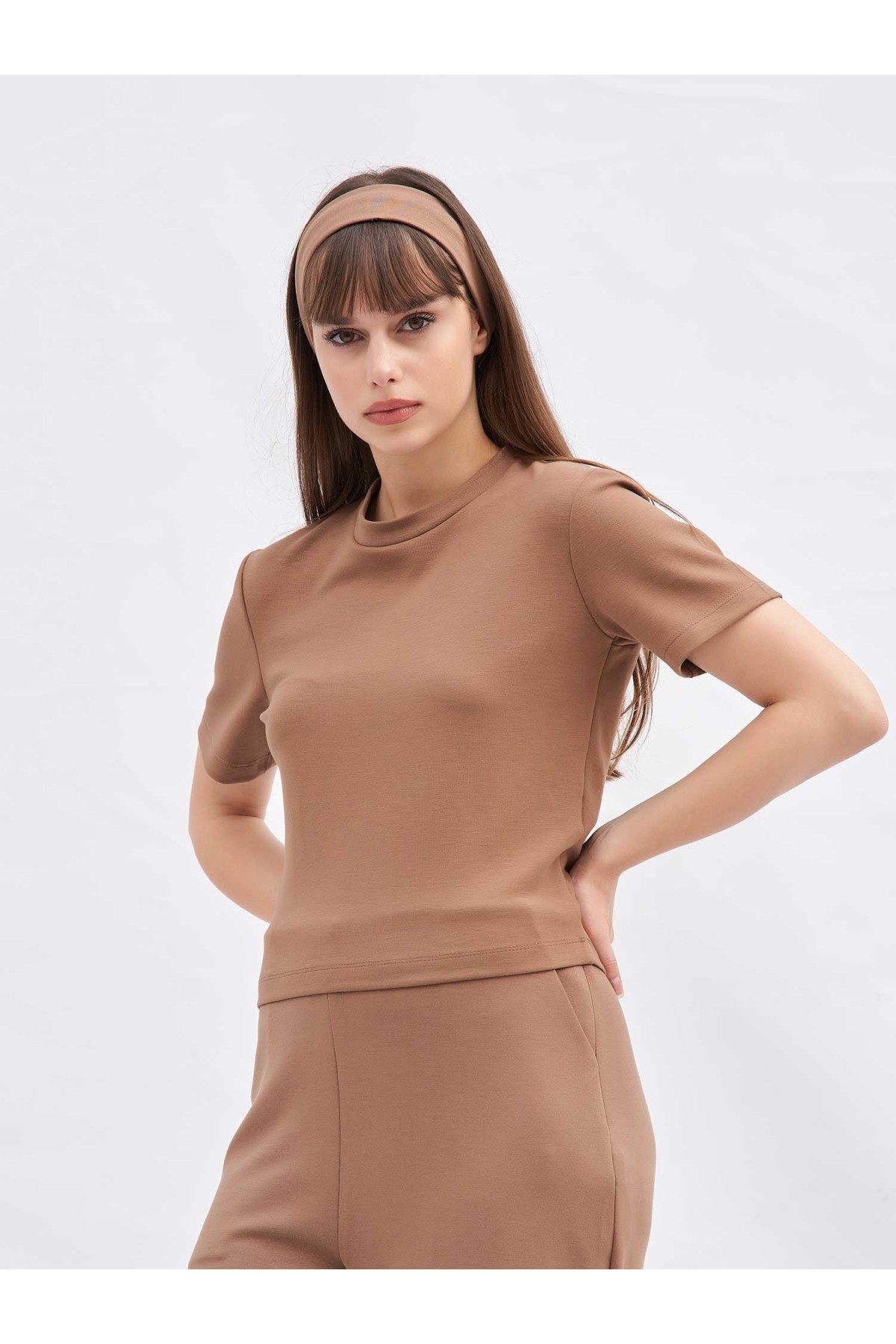 050804 Bisiklet Yaka Crop T-shirt