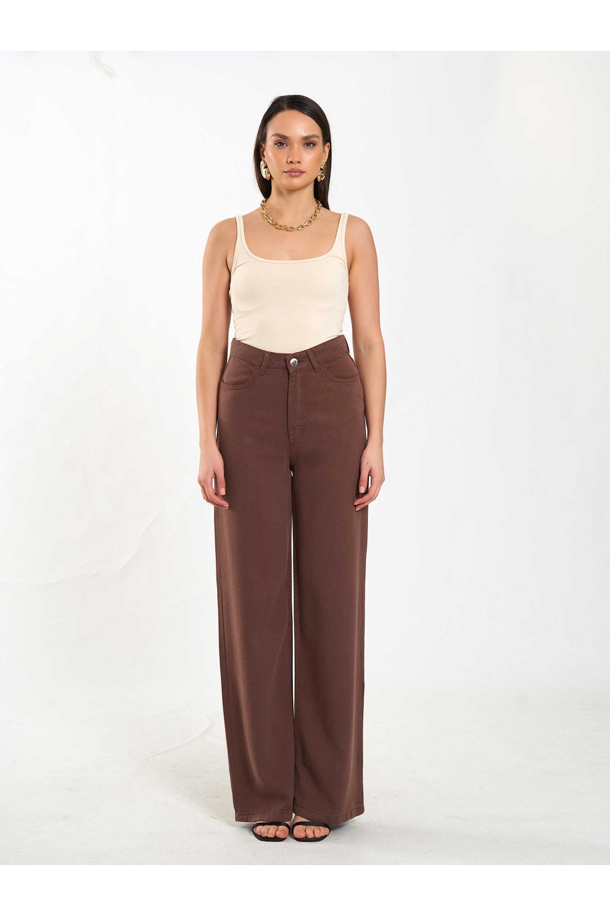 060332 U Yaka İnce Yakalı Atlet