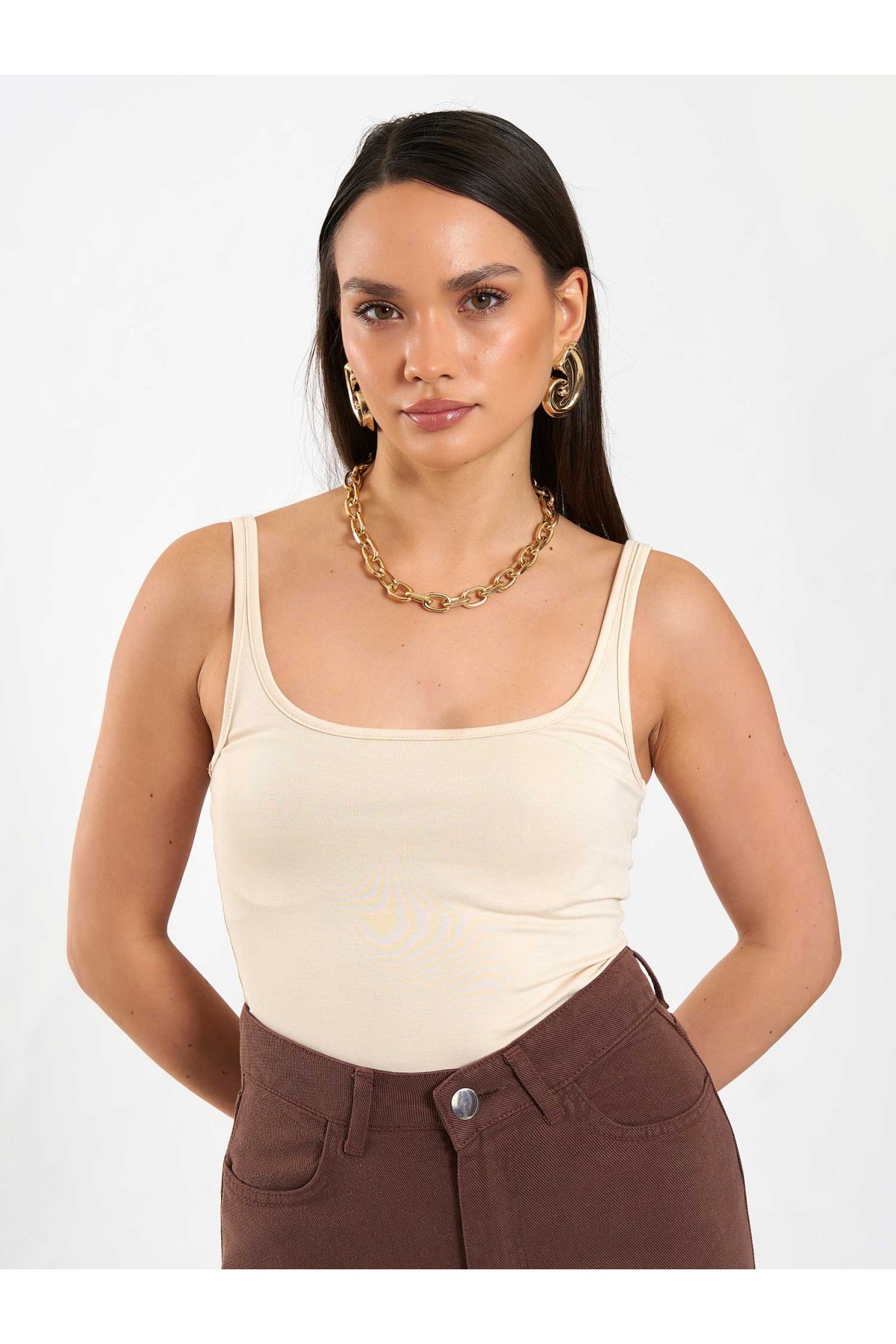 060332 U Yaka İnce Yakalı Atlet