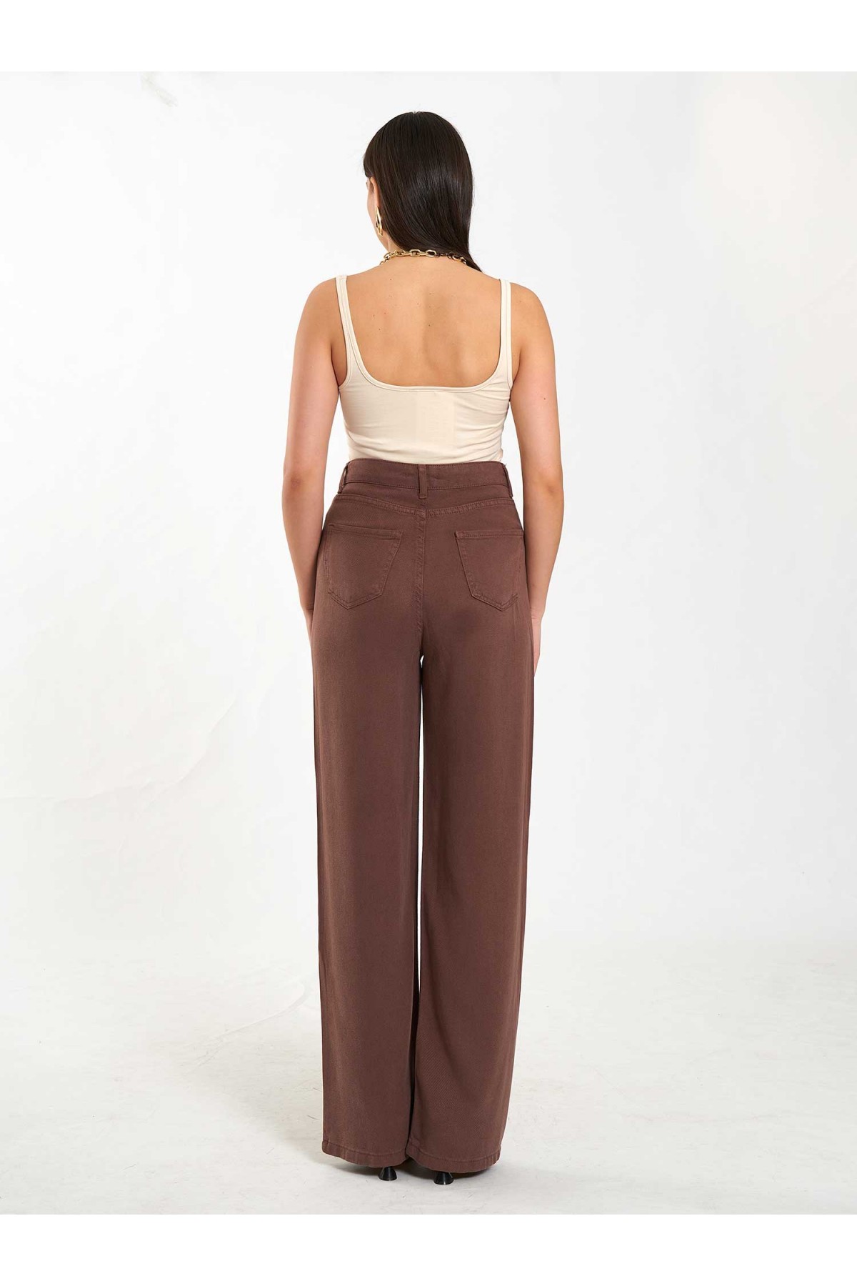 060332 U Yaka İnce Yakalı Atlet