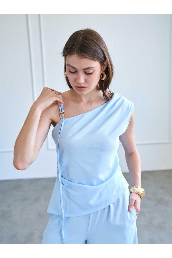 071929 Asimetrik Drapeli Toka Detayl Bluz