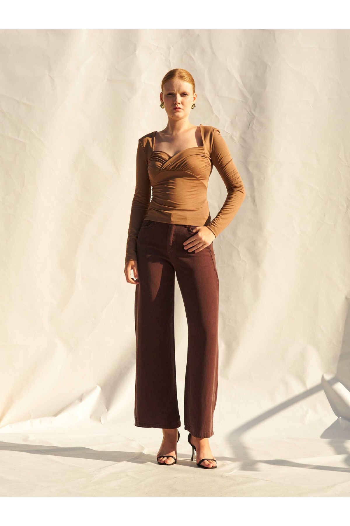 072009 Göğüs Drapeli Örme Bluz