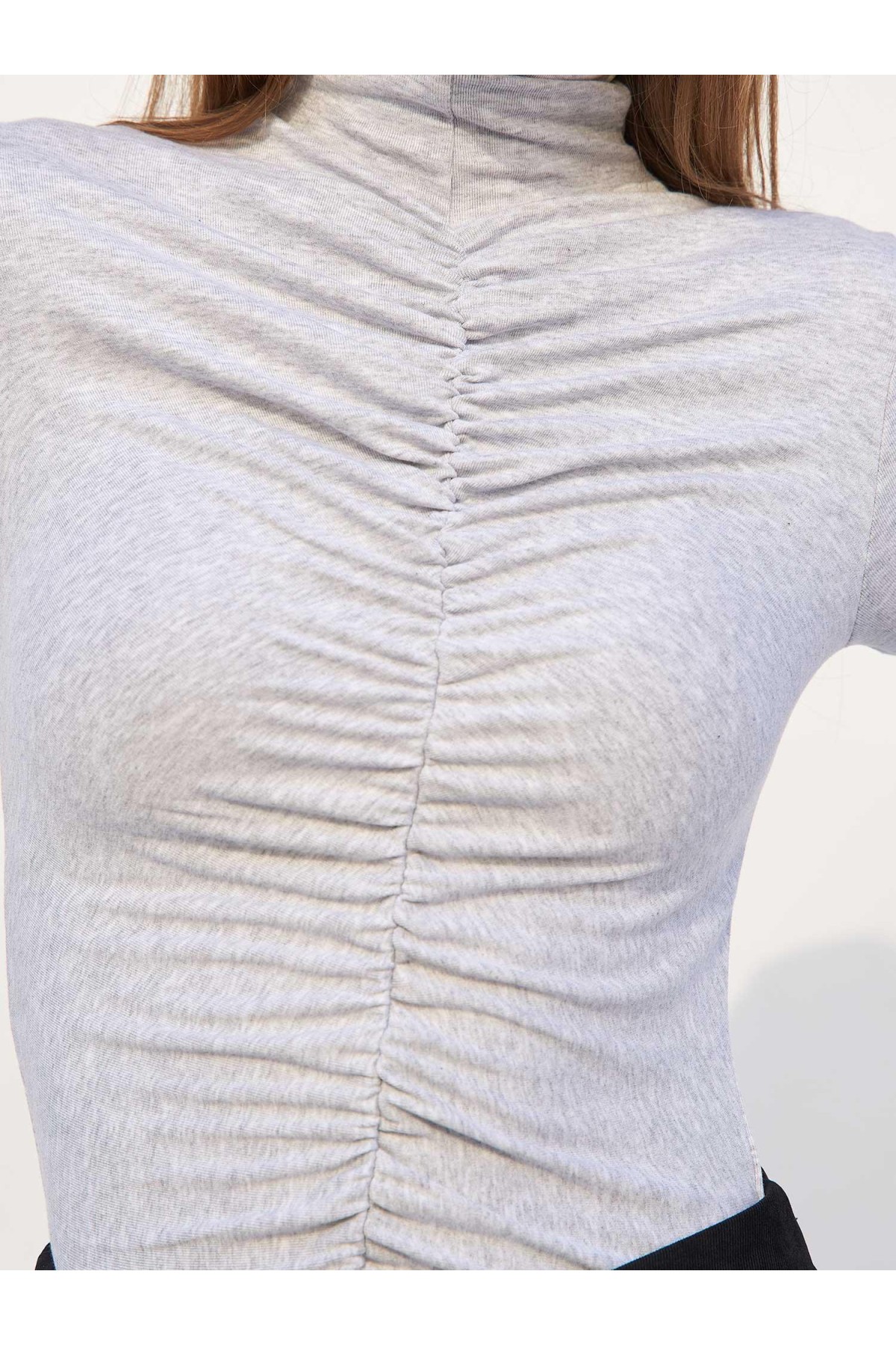 072045 Önü Büzgülü Boğazlı Body