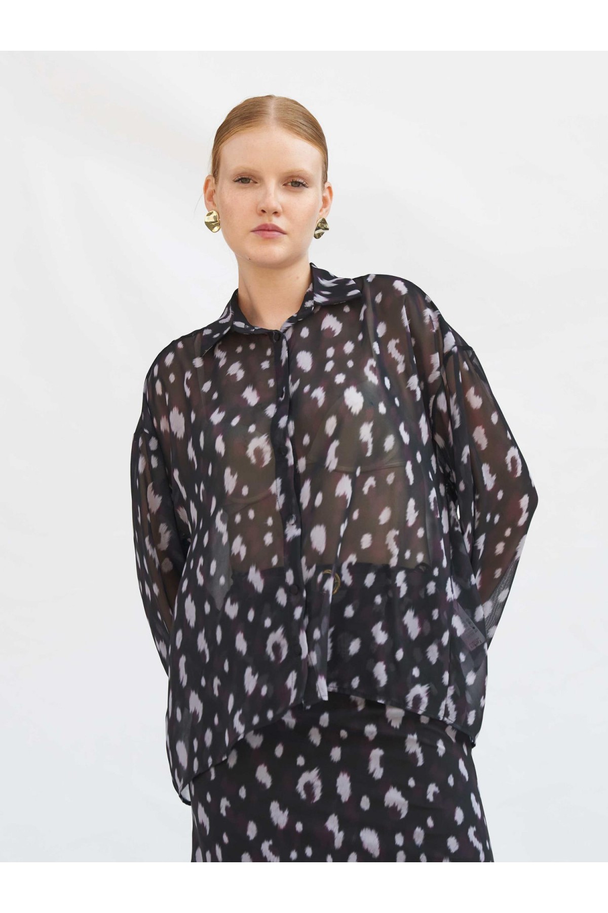 080881 Benek Desenli Basic Gömlek