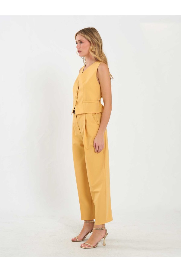 120738 Sırtı Tokalı Yelek