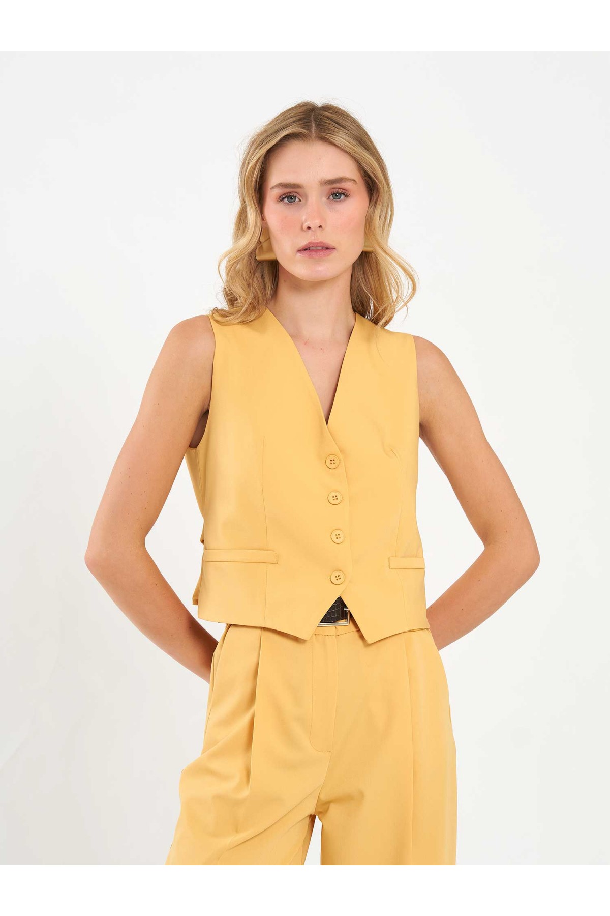 120738 Sırtı Tokalı Yelek