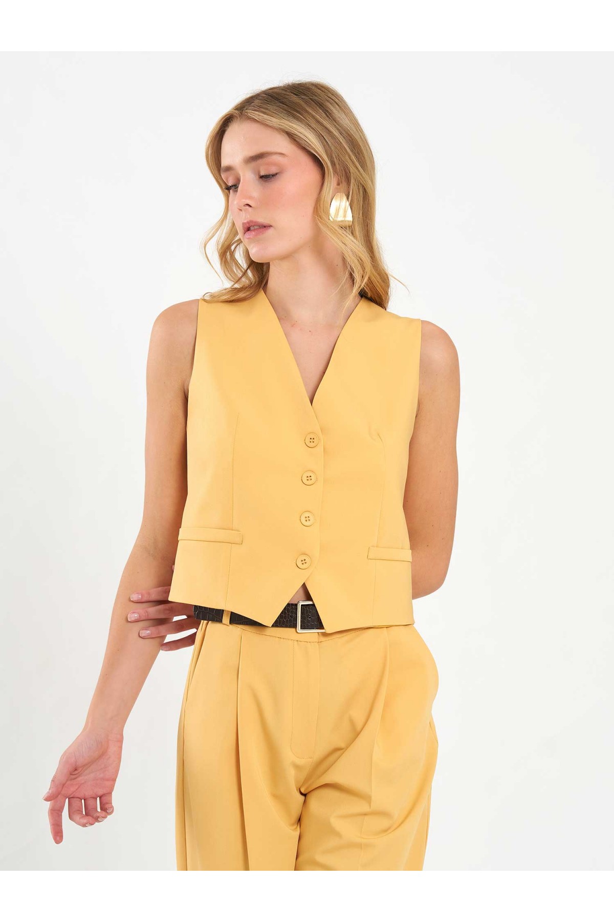 120738 Sırtı Tokalı Yelek