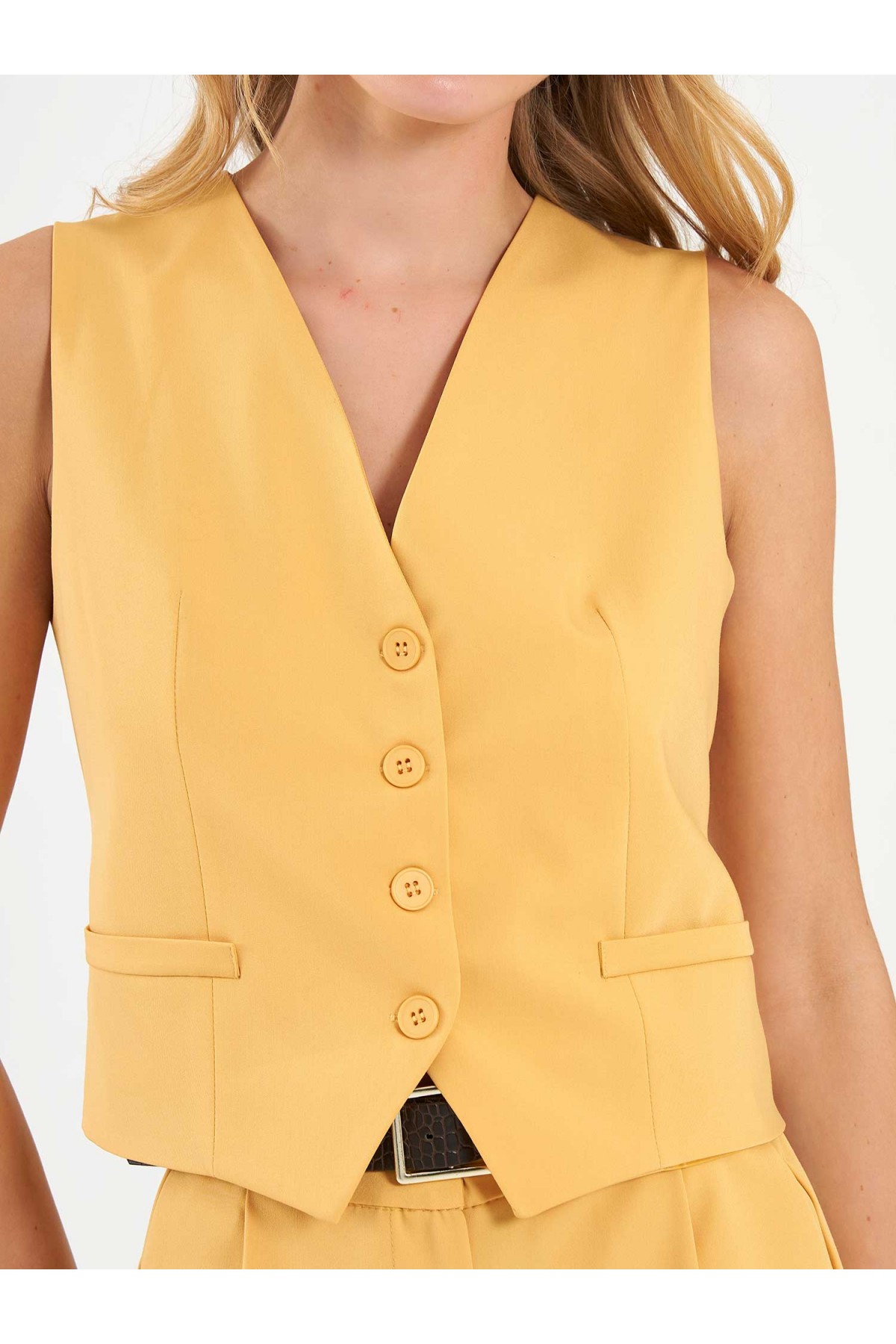 120738 Sırtı Tokalı Yelek