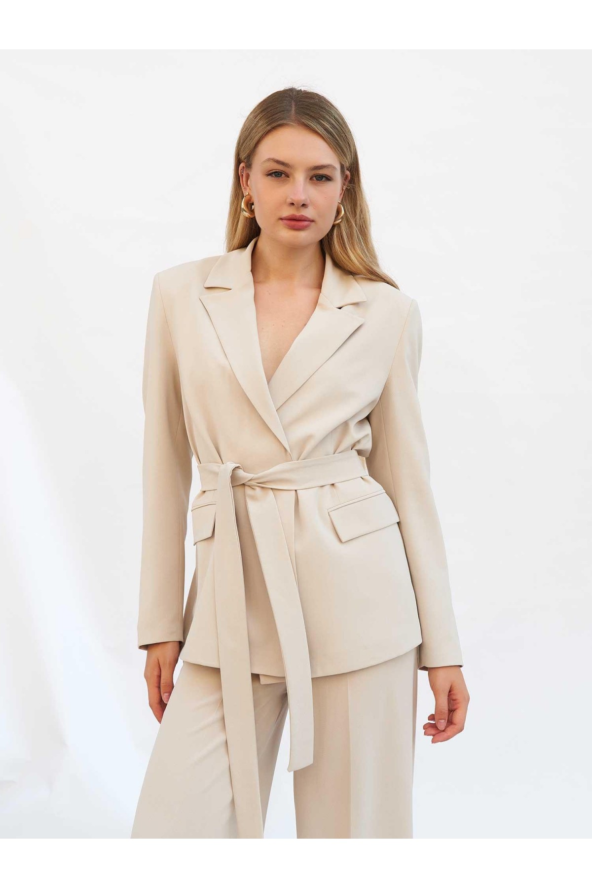 131101 Kuşaklı Blazer Ceket