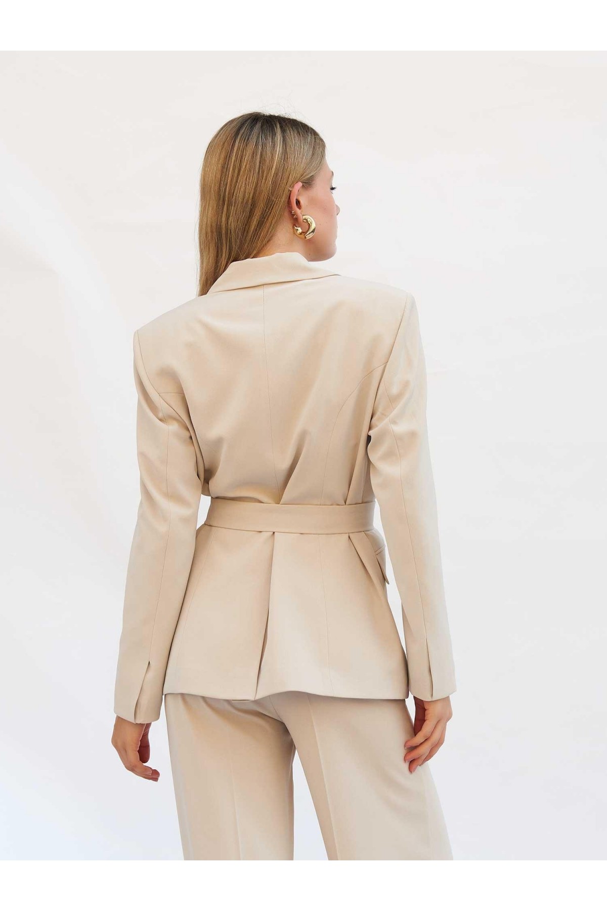 131101 Kuşaklı Blazer Ceket