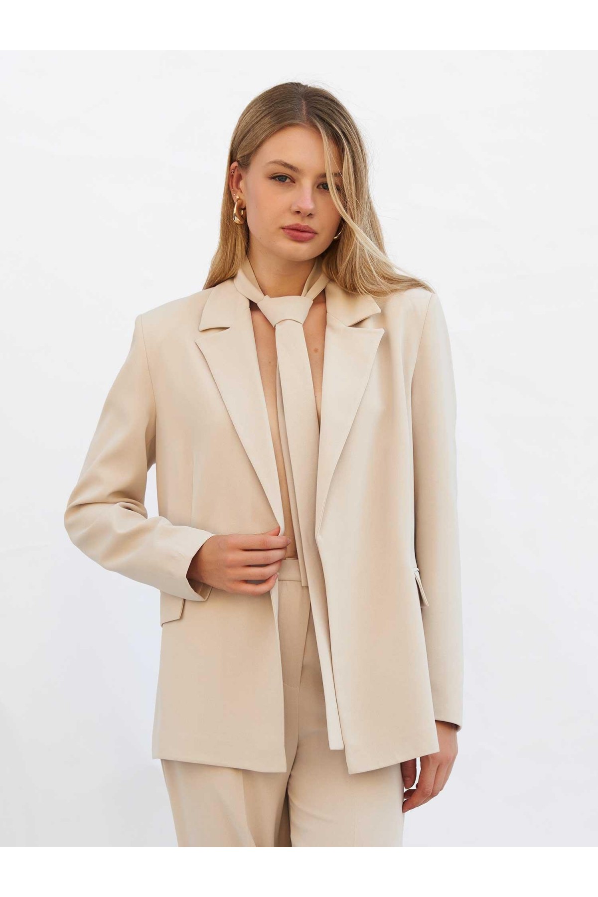 131101 Kuşaklı Blazer Ceket
