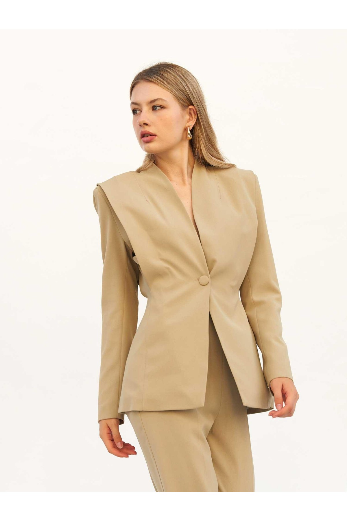 131105 Vatkalı V Yaka Blazer Ceket