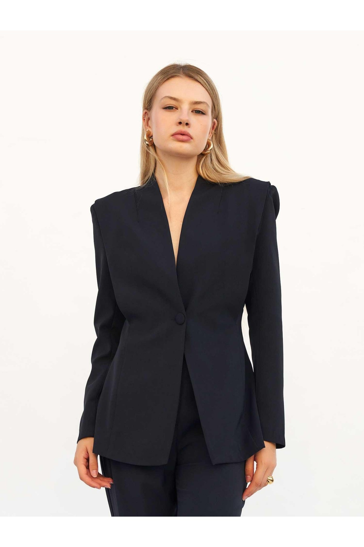 131105 Vatkalı V Yaka Blazer Ceket