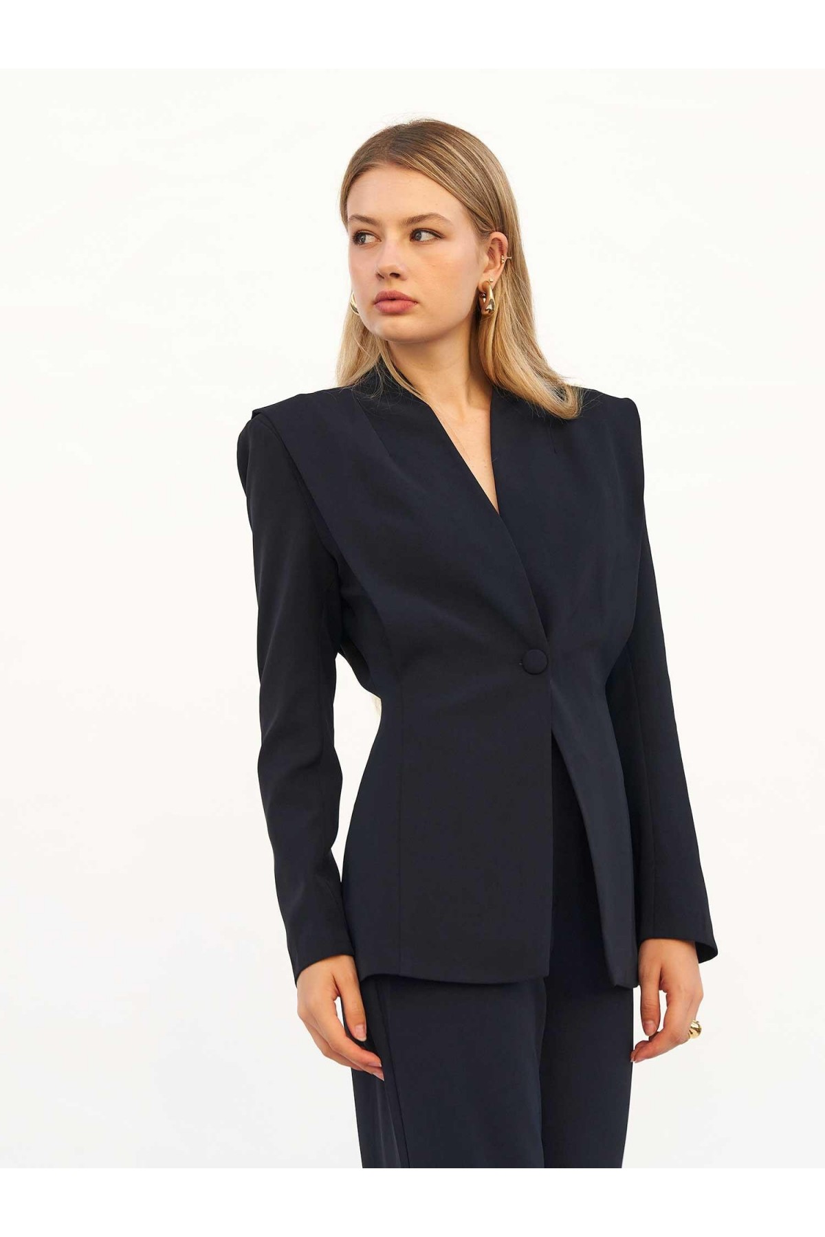 131105 Vatkalı V Yaka Blazer Ceket