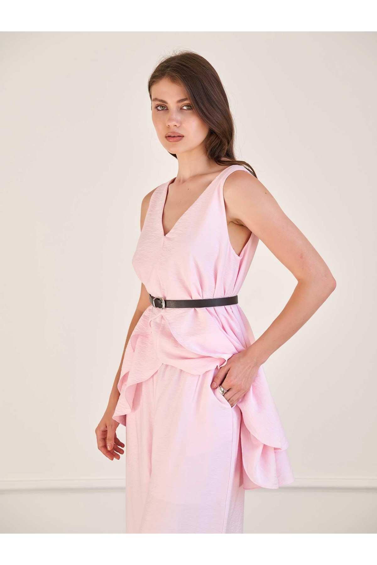 220664 Asimetrik Kesim Kemerli Bluz ve Pantolon Takım