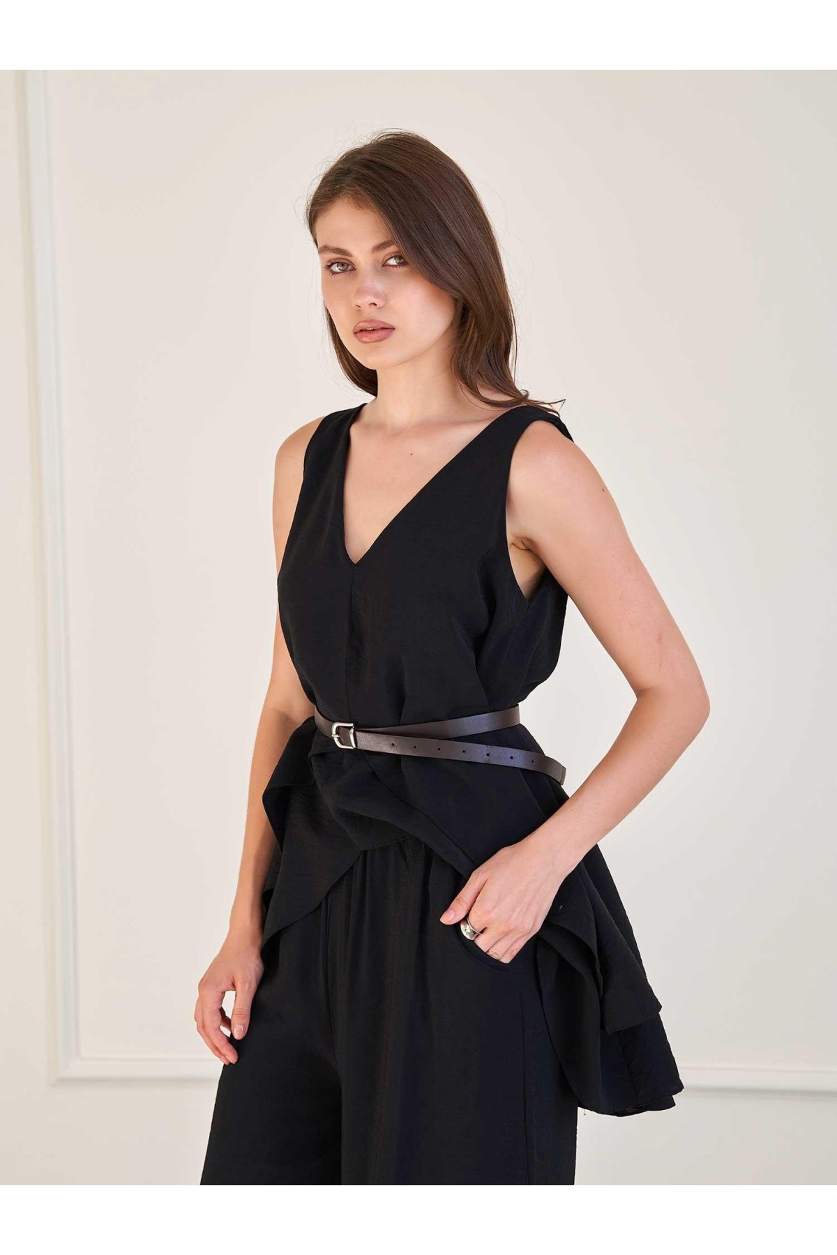 220664 Asimetrik Kesim Kemerli Bluz ve Pantolon Takım