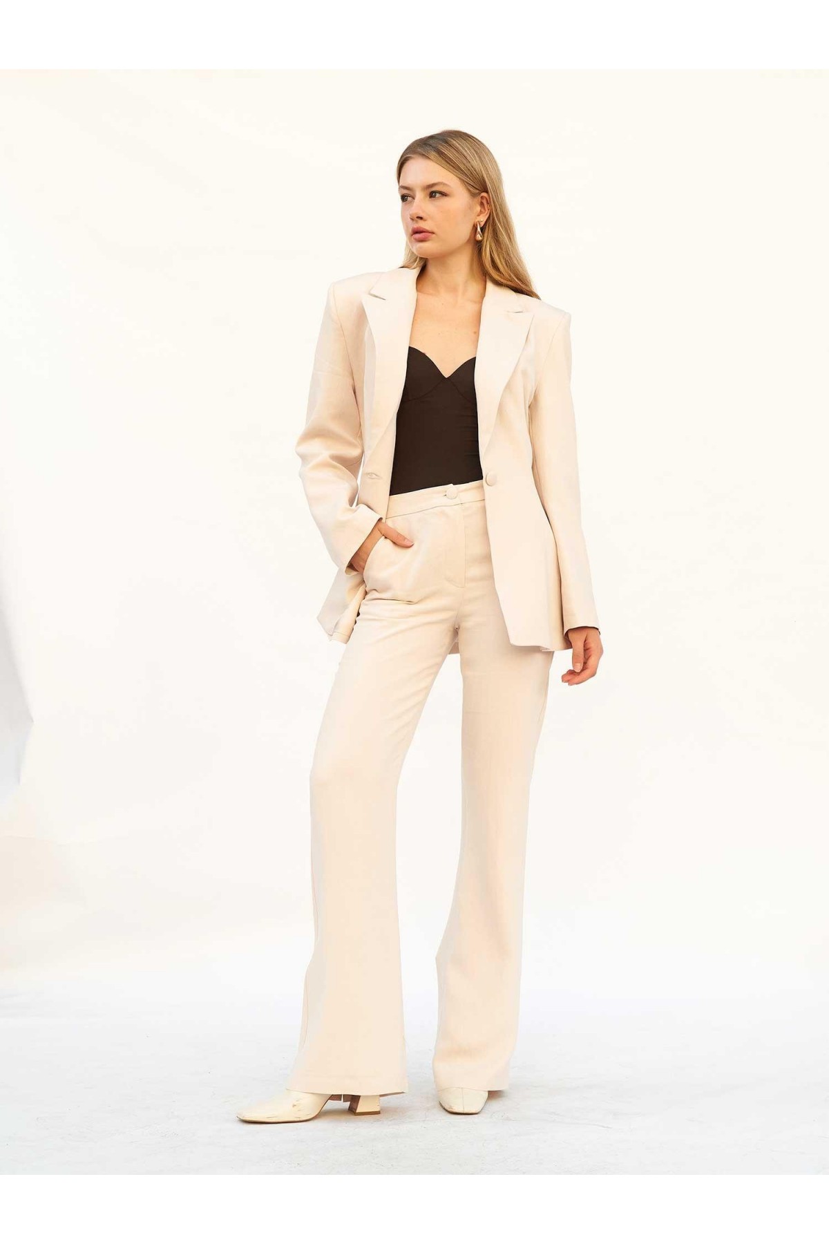 220707 Belden Oturtmalı Çizgili Blazer Takım