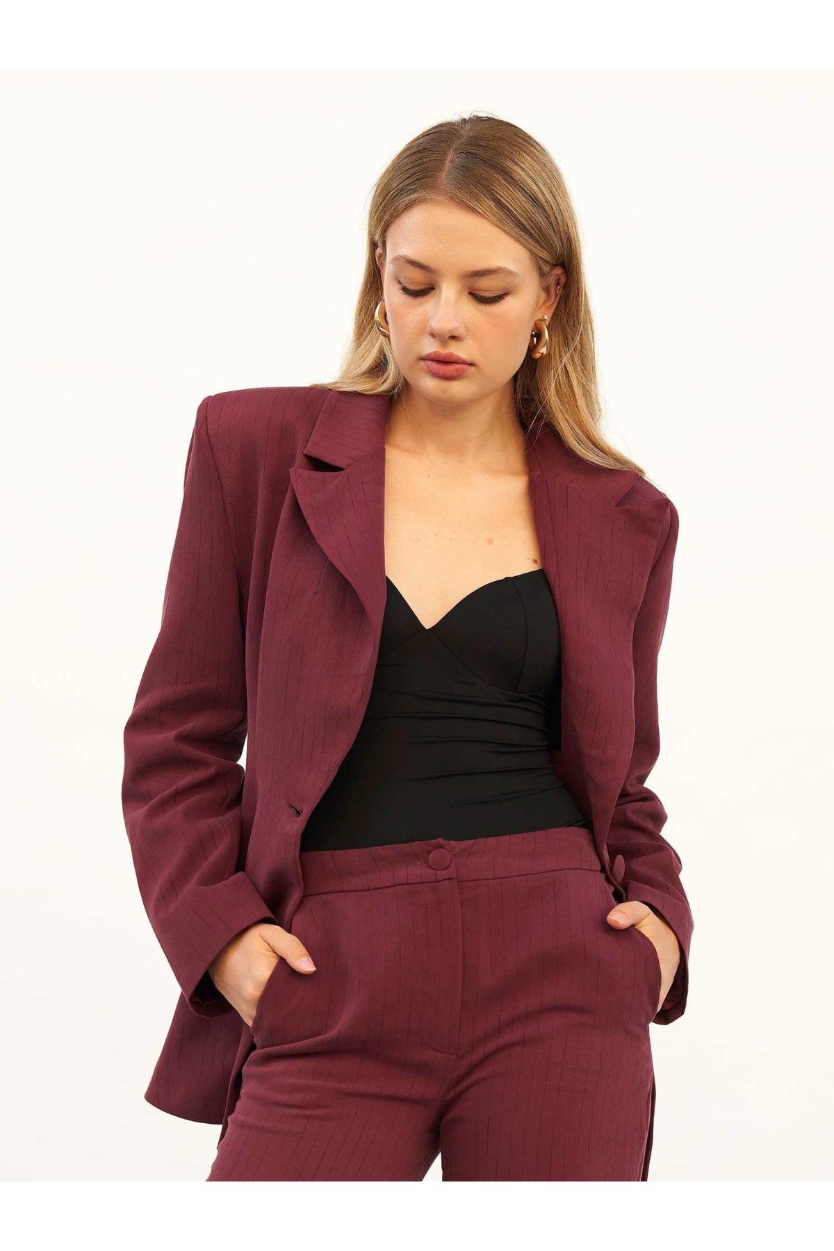 220707 Belden Oturtmalı Çizgili Blazer Takım