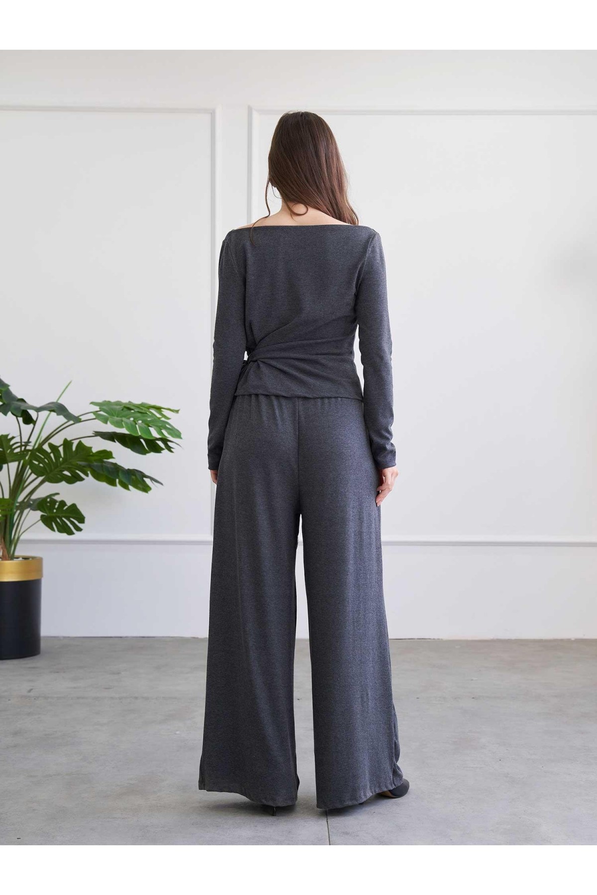220721 Drape Detaylı Pantolonlu Örme Takım