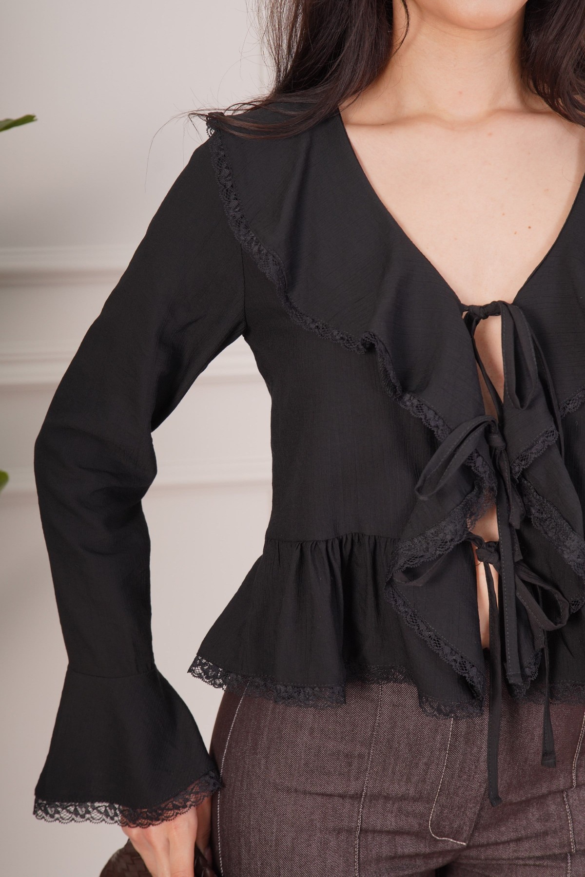 Dantel Detay Bağlamalı Siyah Toptan Bluz Siyah