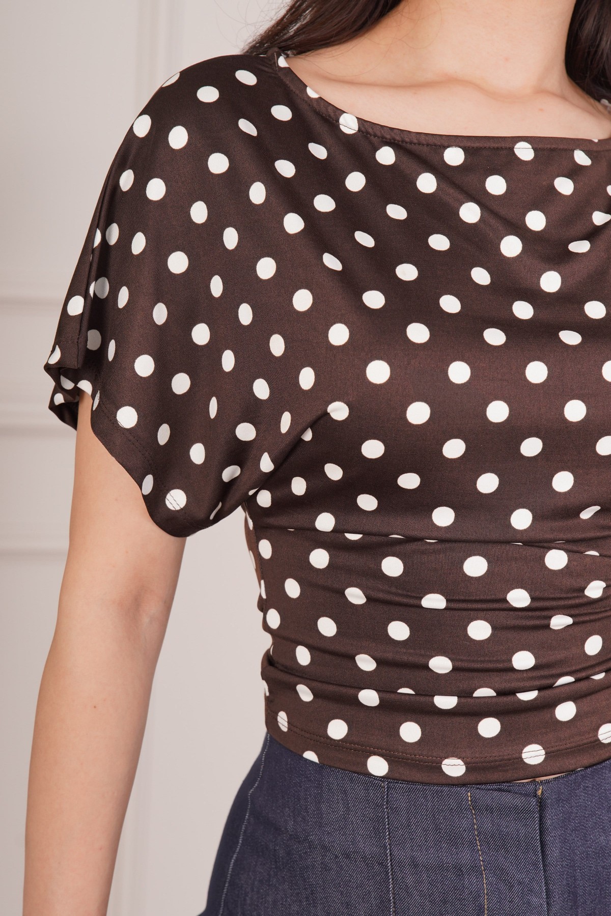 Puantiye Desenli Kısa Kollu Kahve Bluz Kahverengi