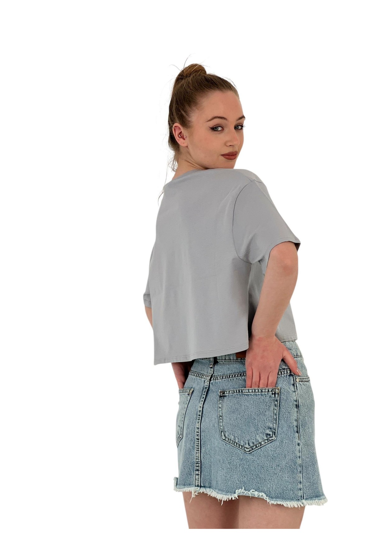Kadın Oversize Çiçek Baskı Kısa Beyaz Crop Tişört