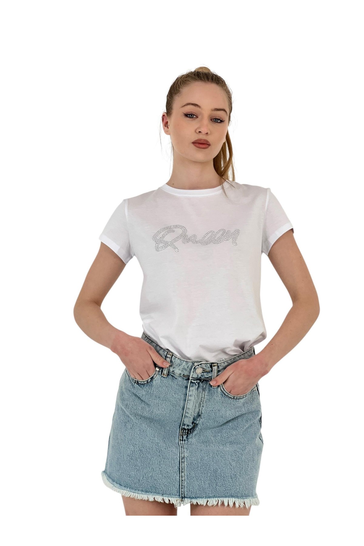 تي شيرت صيفي نسائي بأكمام قصيرة من Queen Stoned باللون الأبيض