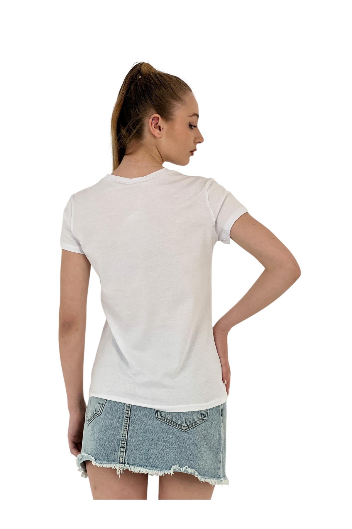 تي شيرت صيفي نسائي بأكمام قصيرة من Queen Stoned باللون الأبيض