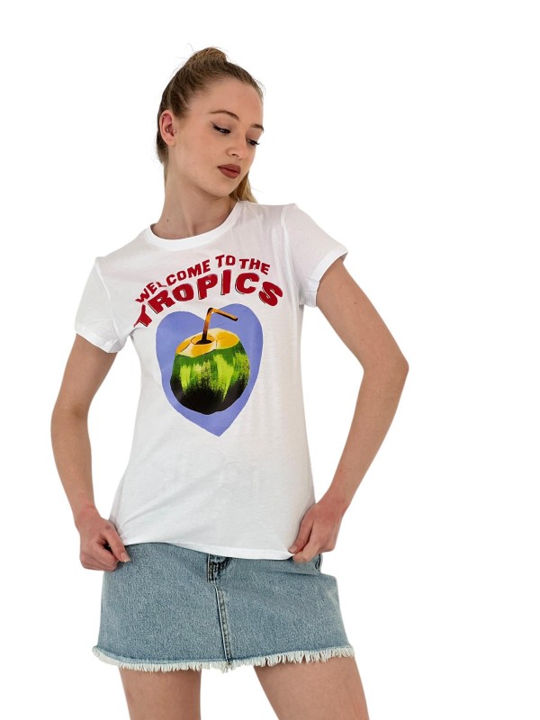 تي شيرت نسائي صيفي أسود بأكمام قصيرة مطبوع عليه فاكهة