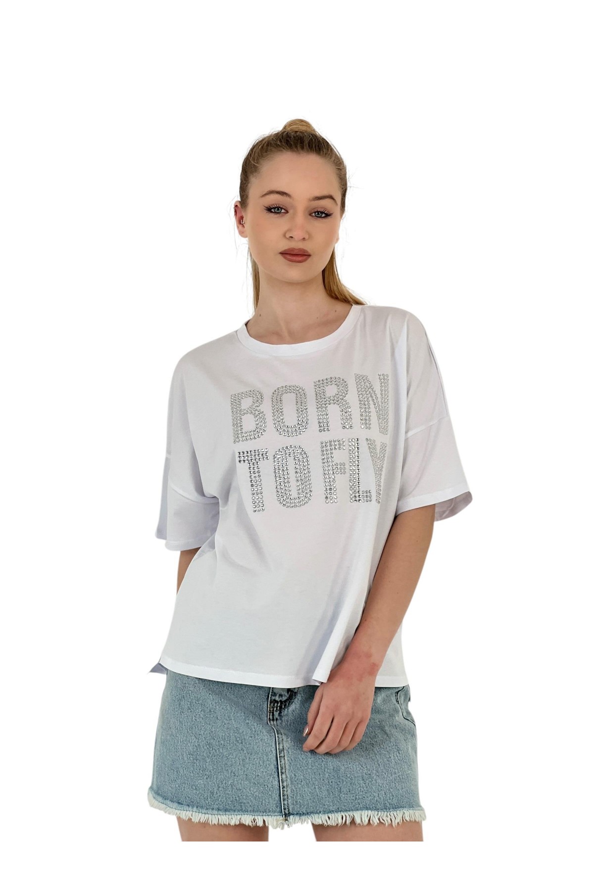 تي شيرت كبير الحجم مطرز بالحجر "مولود للطيران" - أبيض رمادي