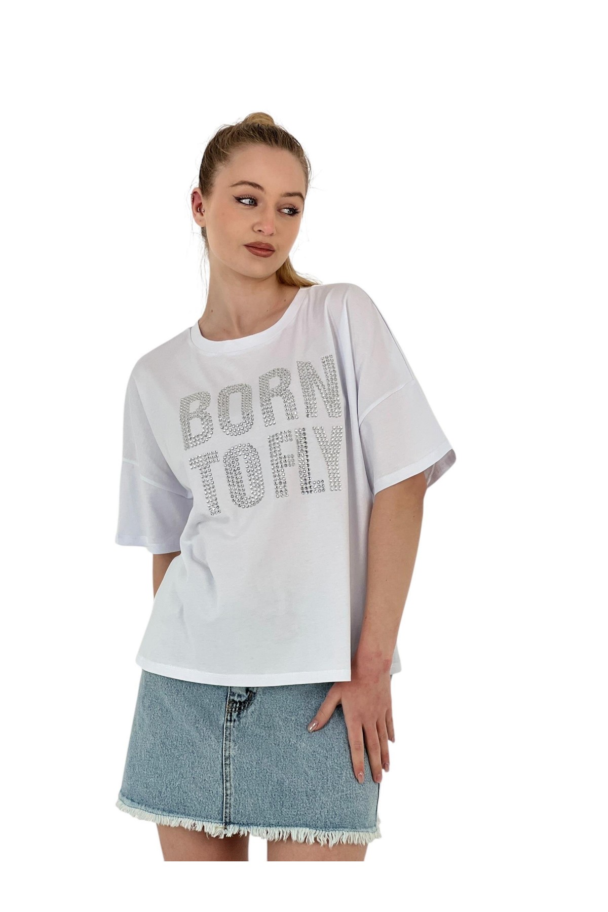 تي شيرت كبير الحجم مطرز بالحجر "مولود للطيران" - أبيض رمادي