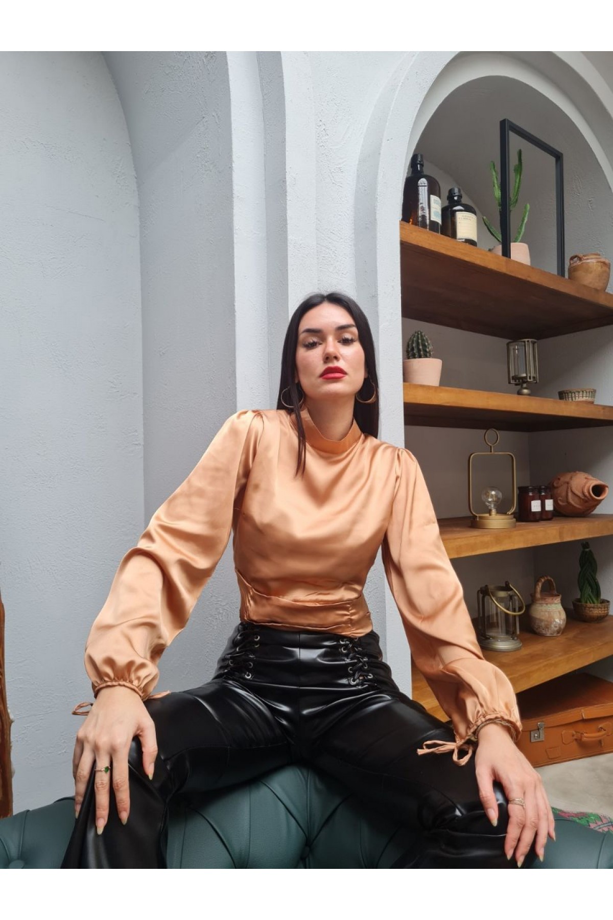 Kısa Saten Bluz