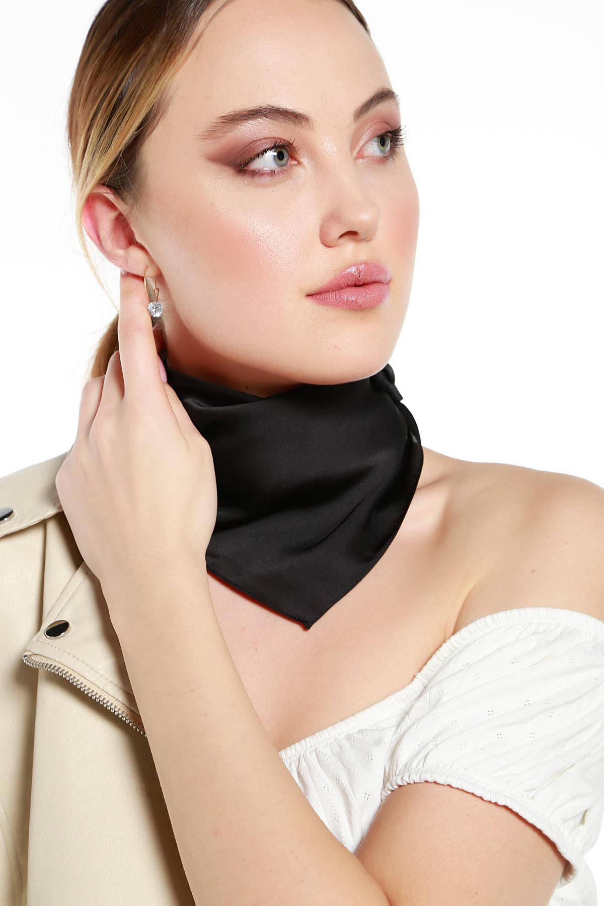 13731 Black Bandana Scarf