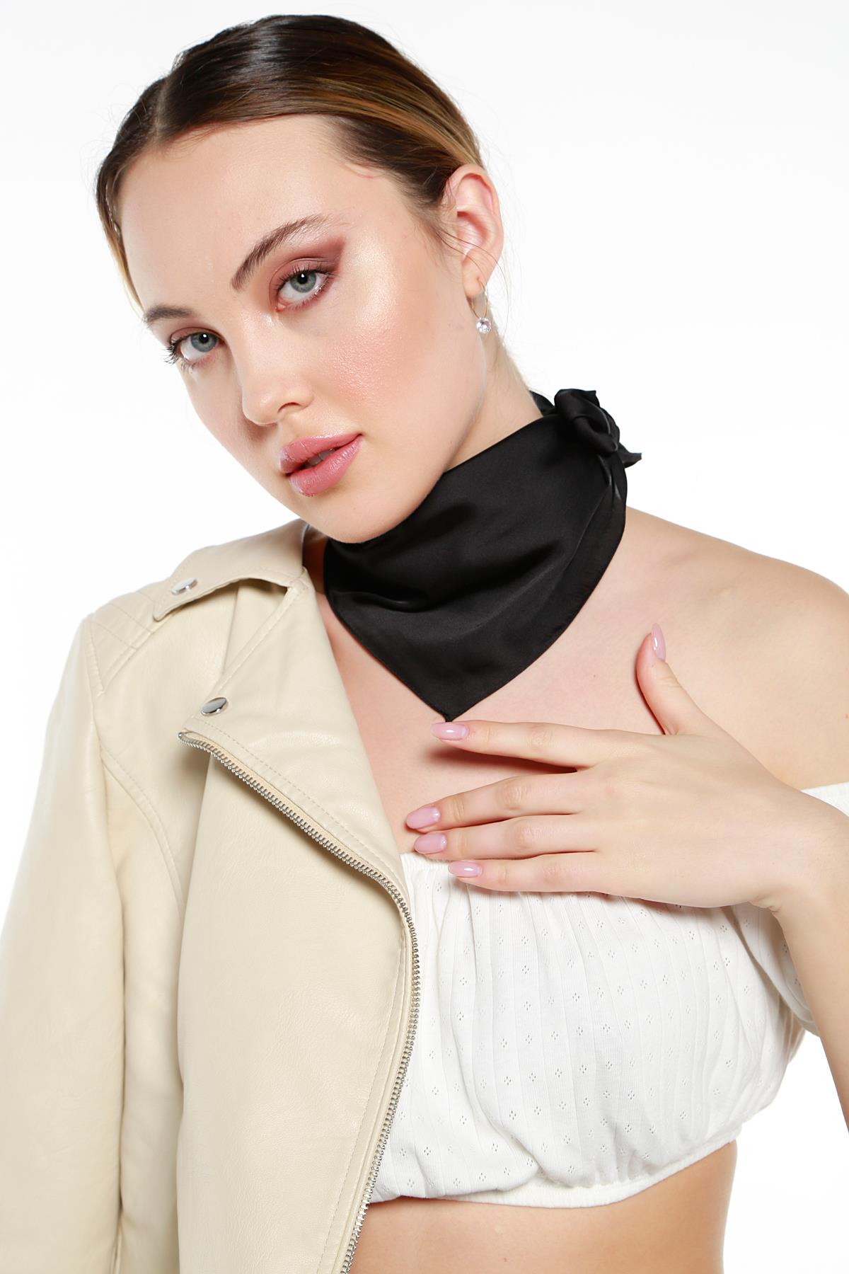 13731 Black Bandana Scarf