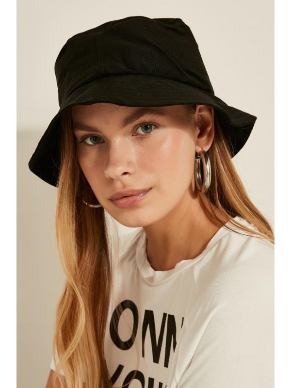 13372 Black Bucket Hat