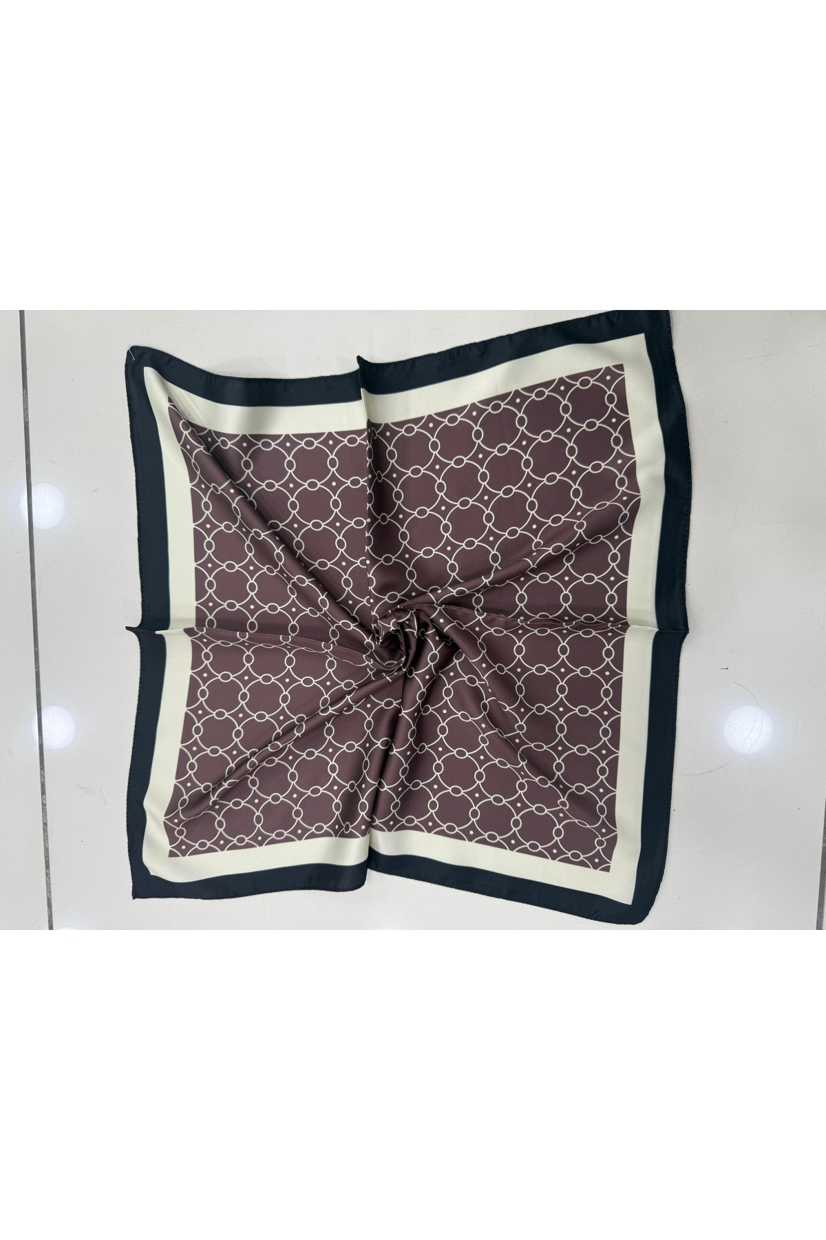 15359 Zincir Desenli Siyah Bandana Fular 50x50 cm