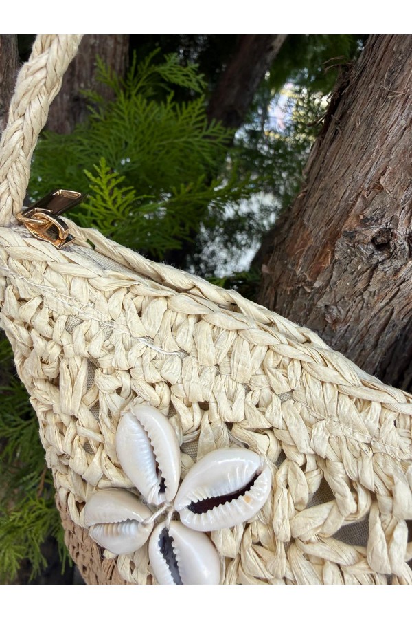 NWC-1076 Camel Denizkabuğu Detaylı El Örgüsü Hasır Çanta 28x21 cm