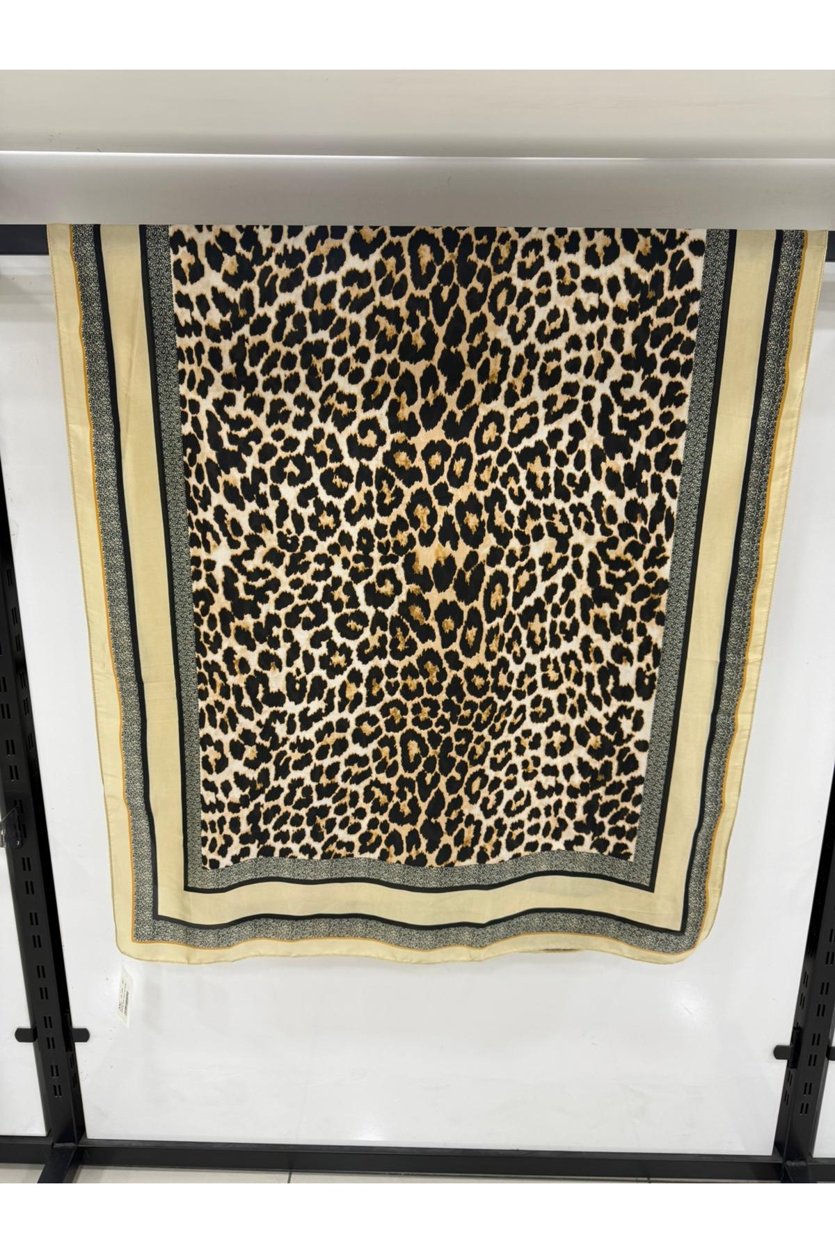 15392 Bej Leopar Desenli Şal 90x180 cm